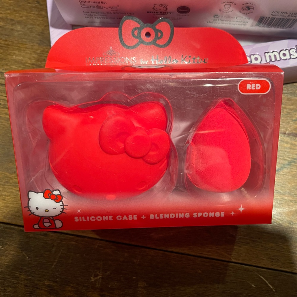BNIB Hello Kitty Red Silicone Case with Blending Sponge